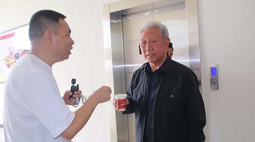 市委退休干部视察星空官方网页版
